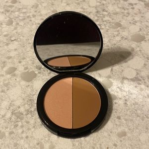 New Pur Minerals mirrored contour/highlight powder duo. Never used.